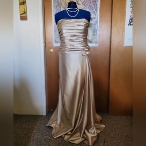 Jessica McClintock Champagne/Gold Strapless Vintage Y2K Gown Dress